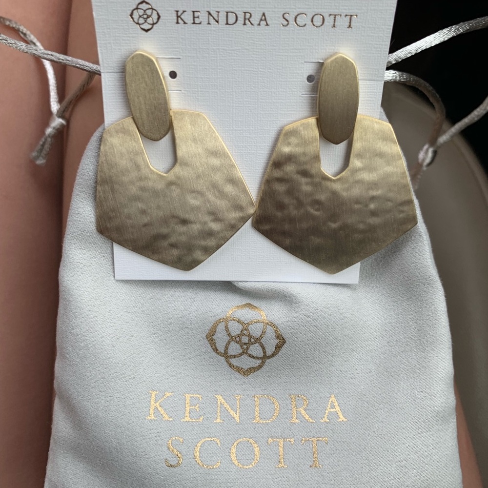 kendra scott gold finch earrings